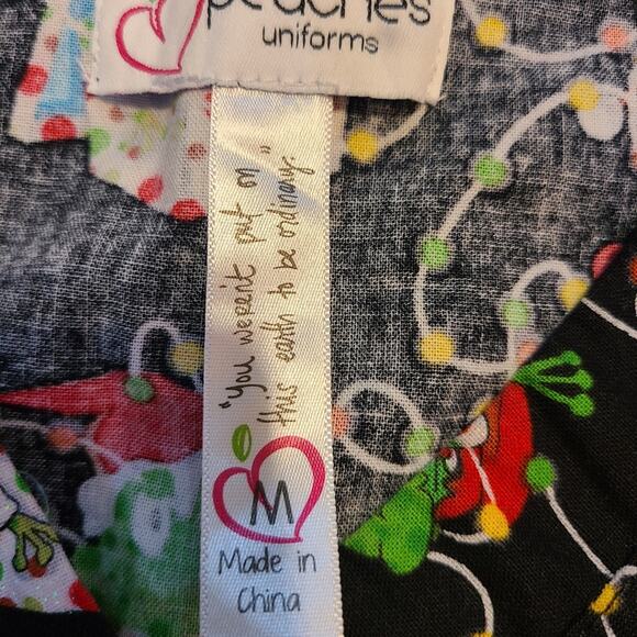 Peaches uniform medium women's Christmas frog scrub top - Picture 4 of 7